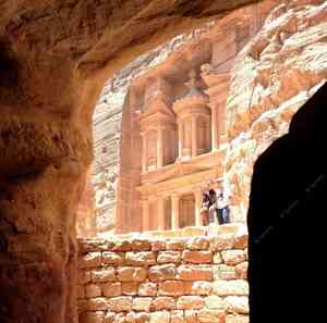 Петра — известный древний город-крепость в Иордании