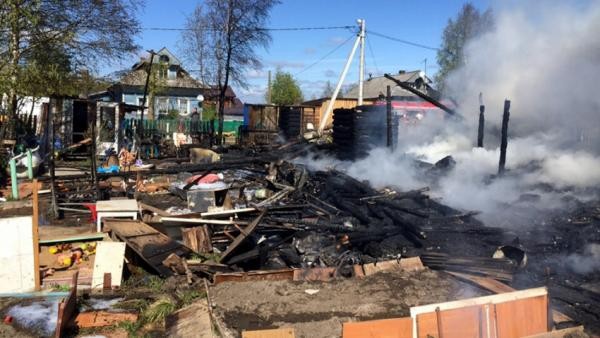 Многодетная семья лишилась крова в результате пожара в Новодвинске