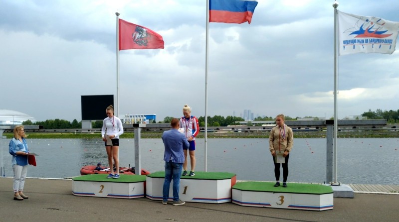 Архангельская байдарочница Маргарита Елфимова завоевала золотую медаль на первенстве России в Москве