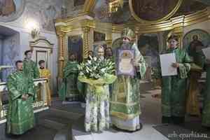 Митрополит Даниил в праздник Троицы совершил Литургию в Архангельске