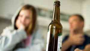 Специалисты призывают оградить архангельских подростков от алкоголя 