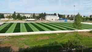 В Котласе построены современное футбольное поле и легкоатлетические дорожки