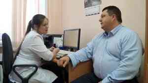 Министр здравоохранения Архангельской области сделал прививку от гриппа
