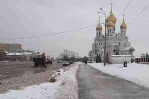 Наледь на стеклах авто, каток на тротуарах: последствия ледяного дождя в Архангельске — онлайн