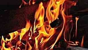 На Соловках при пожаре в многоквартирном доме погиб мужчина