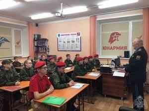 Представители войск национальной гвардии рассказали архангельским юнармейцам о графе Е.Ф. Комаровском