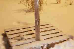 «Просто ровно лежал снег»: на прогулке с ребенком архангелогородка упала в канализационный люк