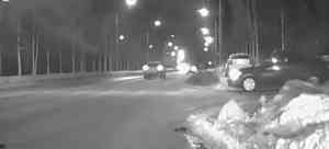 В сети появилось видео погони за мужчиной, напавшим с ножом на водителя скорой помощи