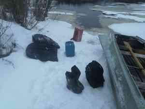Водолазы подняли со дна Емцы в Холмогорском районе снегоход, на котором ехали пропавшие мужчины
