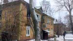 В Архангельске при пожаре в деревянном доме погибли два человека