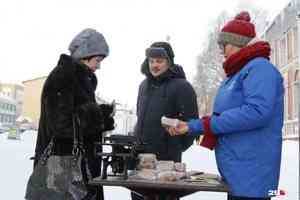 Жителям Архангельска раздали «блокадный» хлеб в память о мужестве ленинградцев в годы войны