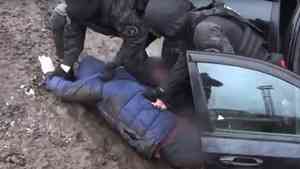 В Архангельской области полицейскими задержаны подозреваемые в сбыте наркотиков в крупном размере