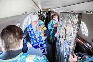 Как священники Архангельской области летают на самолете для борьбы с коронавирусом: видео