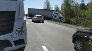 В Архангельске на Окружном шоссе произошло ДТП с грузовиками