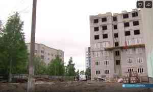 В Северодвинске на стройке общежития САФУ насмерть разбился рабочий