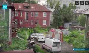 В Архангельске обрушилась очередная «деревяшка»