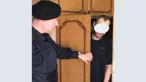 Житель Коряжмы прятался от тюрьмы в шкафу