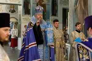 Митрополит Корнилий в праздник Смоленской иконы Божией Матери совершил богослужение в Архангельске