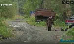 В Архангельске жители Левого берега жалуются на непроходимую грязь и отсутствие освещения