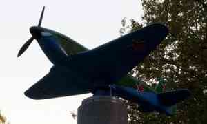В Новодвинске в парке на берегу Двины сегодня торжественно открыли памятник героям-авиаторам