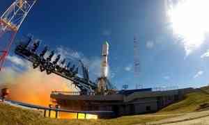 Сегодня с космодрома «Плесецк» впервые запустили три спутника «Гонец-М» на ракете «Союз-2.1б»