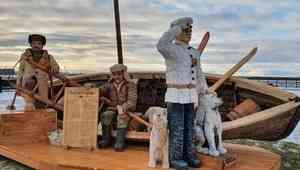 Фотофакт: на Красной Пристани появилась скульптура «Полярник Седов и собаки»
