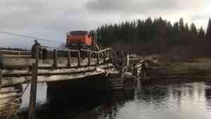 Мост в Плёсо разрушил рулевой лесовоза без водительских прав