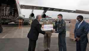 Борт МЧС России доставил гуманитарную помощь в Анголу и Кабо-Верде