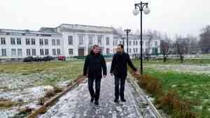 За скользкие тротуары в Архангельске теперь в ответе и главы округов