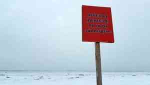 В Архангельске введен запрет выхода на лед