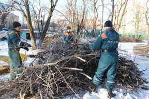 Оперативными службами Приморья принимаются максимальные усилия в ликвидации последствий ледяного шторма