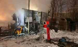 В Архангельске -  пожар на газозаправочной станции