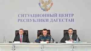 Евгений Зиничев провел в Республике Дагестан совещание по вопросам подготовки региона к сезонным рискам