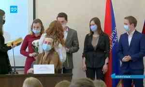 В Архангельске наградили студентов-медиков, работавших в «красной зоне» в пик коронавирусной пандемии