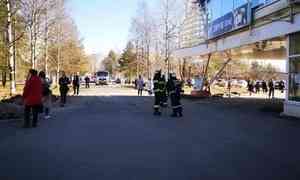 В Архангельске из-за подозрительного предмета эвакуировали отделение Пенсионного фонда