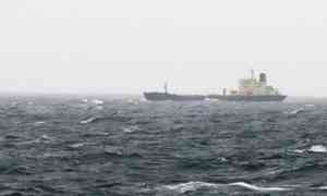 Архангельский танкер «Варзуга» дрейфует в проливе Ла-Манш