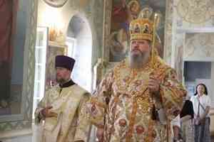 Митрополит Корнилий 12 июня совершил всенощное бдение в Архангельске