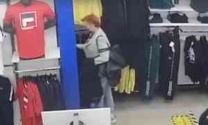 Архангельскими полицейскими задержана женщина, совершившая несколько краж из крупного магазина спортивных товаров