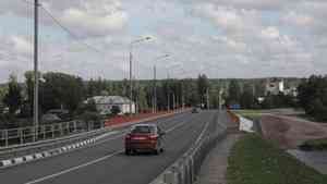 Работы по реконструкции моста через реку Вага в Вельском районе завершены