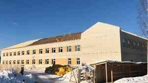 Строители закрывают тепловой контур школьной пристройки в Приводино