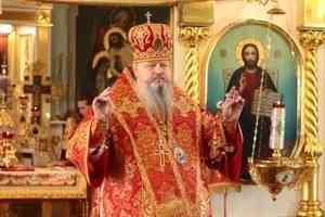 Митрополит Корнилий в Неделю о слепом совершил Божественную литургию в Архангельске