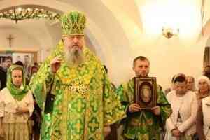 Митрополит Корнилий День Святой Троицы совершил Литургию в Архангельске