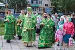 Митрополит Корнилий в день Святого Духа совершил Литургию в Новодвинске