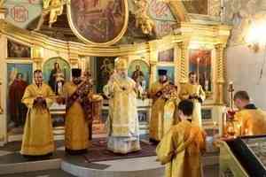 Митрополит Корнилий совершил всенощное бдение в канун праздника всех русских святых