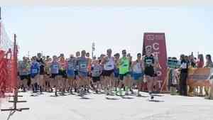 Около 300 любителей бега вышли на старт поморского марафона «Гандвик»