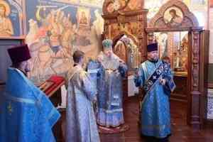 Митрополит Корнилий совершил всенощное бдение в канун праздника Боголюбской иконы Божией Матери