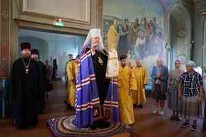 Митрополит Корнилий в праздник святых апостолов Петра и Павла совершил Литургию в Заостровье Митрополит Корнилий в праздник святых апостолов Петра и Павла совершил Литургию в Заостровье