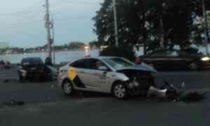 В Архангельске в ДТП пострадал пассажир такси