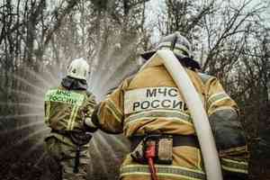 Авиация МЧС России привлекается для тушения природных пожаров и доставки парашютистов-десантников