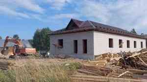 В деревне Усачевская Каргопольского округа завершено строительство коробки здания ФАПа